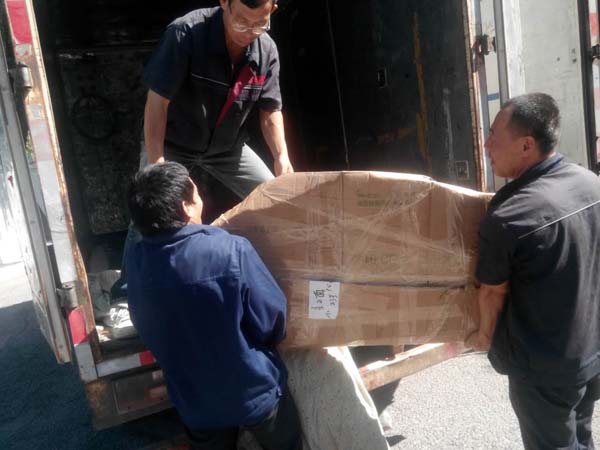 兄弟搬家現(xiàn)場